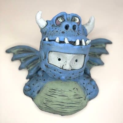 Gargoyle mur — view 2 of 2